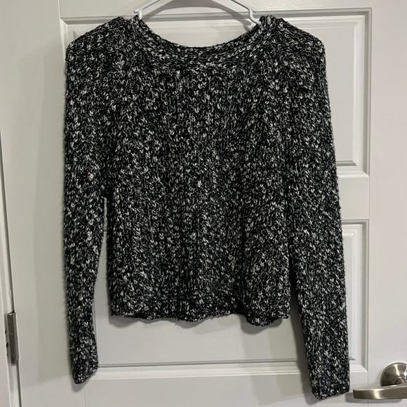 Forever 21 Cropped Sweater - Picture 1 of 3